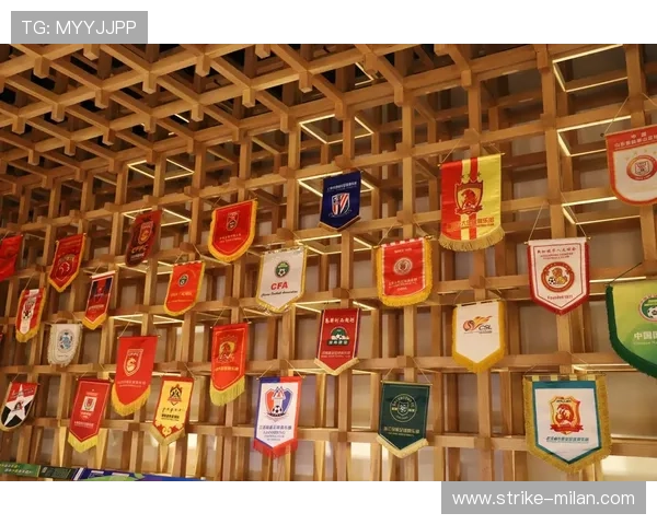 限量版足球球星卡拆解全过程揭秘 让我们一起探索珍贵卡片的价值与秘密 限量版足球球星卡拆解全过程揭秘 让我们一起探索珍贵卡片的价值与秘密